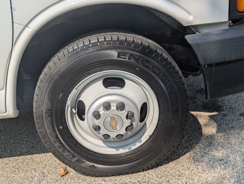 Used 2004 Chevrolet Express 3500 image 15
