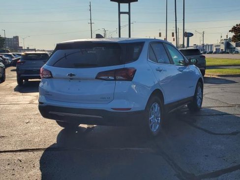 Certified 2022 Chevrolet Equinox LT image 2