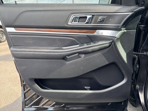 Used 2019 Ford Explorer Limited w/ Class III Trailer Tow Package image 32