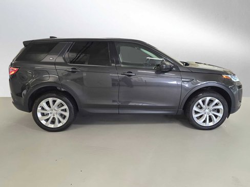Used 2023 Land Rover Discovery Sport SE image 8