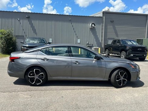 Used 2024 Nissan Altima 2.5 SR image 5