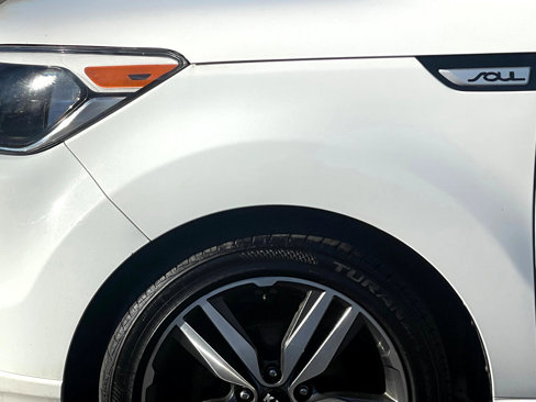 Used 2016 Kia Soul + w/ Soulful Package image 12