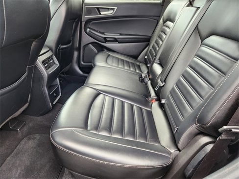 Used 2023 Ford Edge SEL image 11