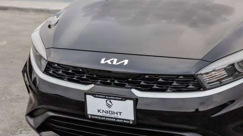 Used 2023 Kia Forte LXS w/ LXS Technology Package image 6