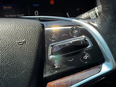 Used 2013 Cadillac XTS Luxury image 35