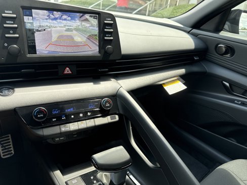 New 2025 Hyundai Elantra Sport image 9