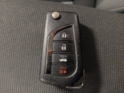 Used 2021 Toyota Corolla LE image 32