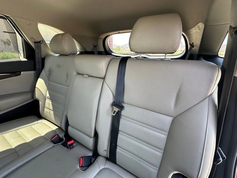 Used 2017 Kia Sorento EX image 8
