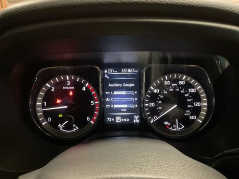 Used 2018 Nissan Titan SL w/ Midnight Edition image 15