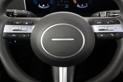 Used 2025 Hyundai Santa Cruz SE image 28