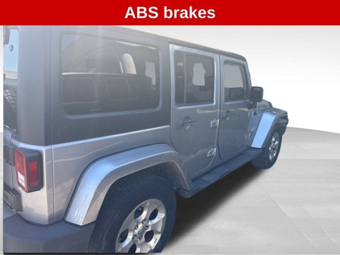 Used 2015 Jeep Wrangler Unlimited Sahara w/ Connectivity Group image 7