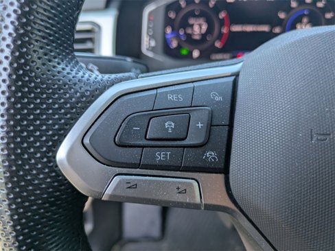 Used 2022 Volkswagen Atlas Cross Sport SEL R-Line image 14