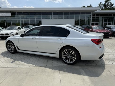 Used 2018 BMW 750i image 3