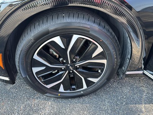 Used 2022 Kia EV6 Wind image 32