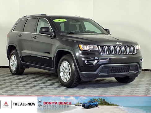 Used 2019 Jeep Grand Cherokee Laredo image 1