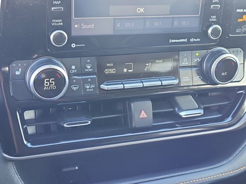 Used 2022 Toyota Highlander Bronze Edition image 15