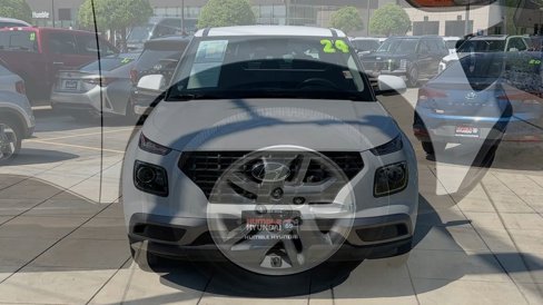 Certified 2024 Hyundai Venue SE image 11