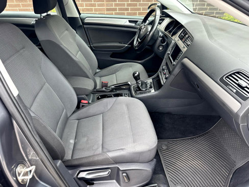 Used 2017 Volkswagen Golf S image 12