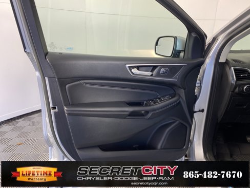 Used 2016 Ford Edge Titanium image 12