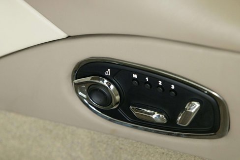 Used 2017 Aston Martin DB11 V12 image 15