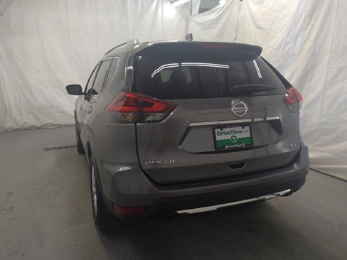Used 2018 Nissan Rogue SV image 5