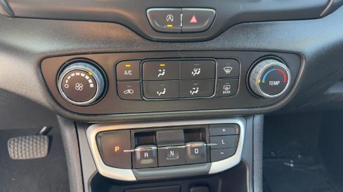 Used 2024 GMC Terrain SLE image 83