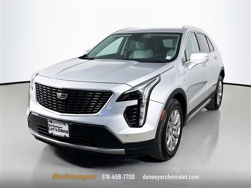 Used 2021 Cadillac XT4 Premium Luxury w/ Cold Weather Package image 3