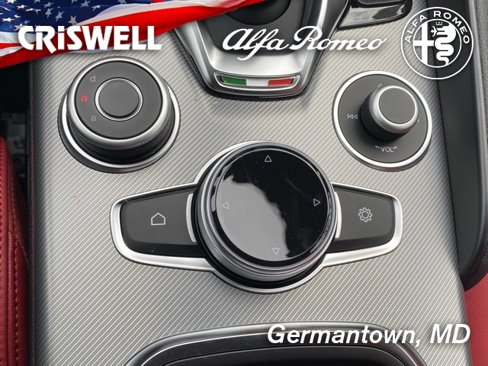 New 2025 Alfa Romeo Giulia AWD image 34