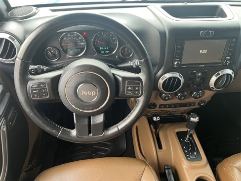 Used 2015 Jeep Wrangler Unlimited Sahara w/ Connectivity Group image 12
