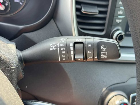 Used 2019 Kia Sorento LX image 14