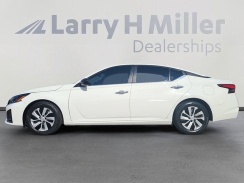 Used 2024 Nissan Altima 2.5 S image 2