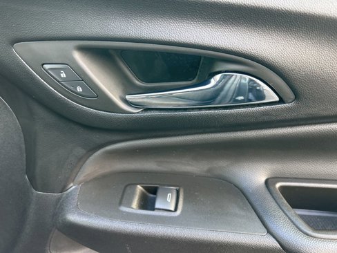 Used 2023 Chevrolet Equinox LT image 34