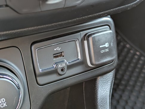 Used 2022 Jeep Renegade Latitude w/ Sun/Sound Group image 24