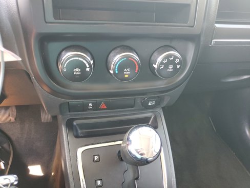 Used 2014 Jeep Patriot Sport image 19