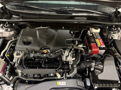 Used 2020 Toyota Camry XLE image 11