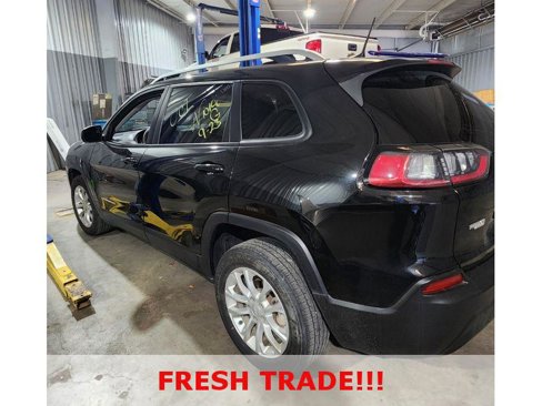 Used 2021 Jeep Cherokee Latitude image 3
