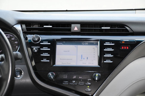 Used 2019 Toyota Camry SE image 25