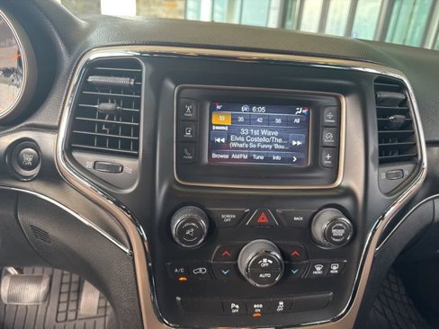 Used 2014 Jeep Grand Cherokee Limited image 23