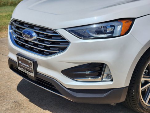 Used 2019 Ford Edge Titanium w/ Cold Weather Package image 11