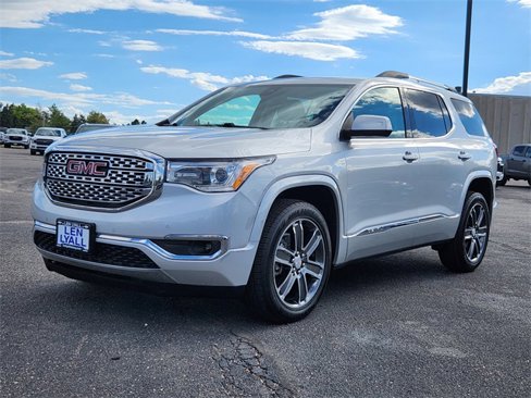 Used 2019 GMC Acadia Denali image 4