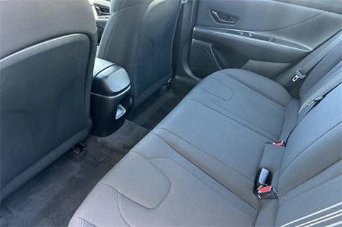 Used 2025 Hyundai Elantra Sport image 12