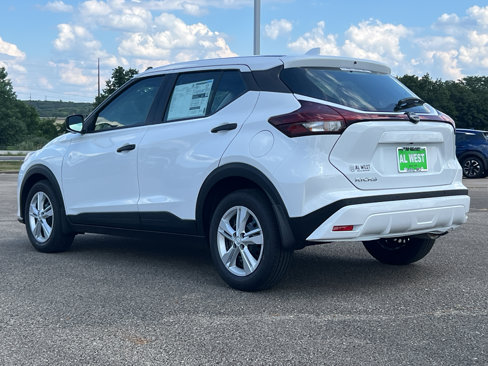 New 2025 Nissan Kicks Play S image 5