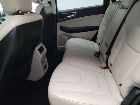 Used 2016 Ford Edge Titanium image 18