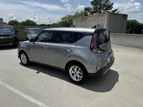 Used 2023 Kia Soul LX w/ LX Technology Package image 6