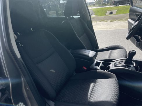 Used 2020 Nissan Rogue S image 28