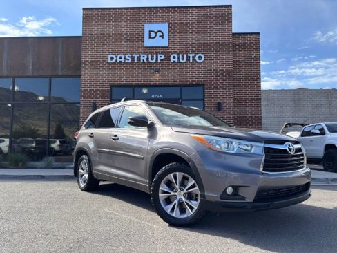 Used 2015 Toyota Highlander XLE image 3
