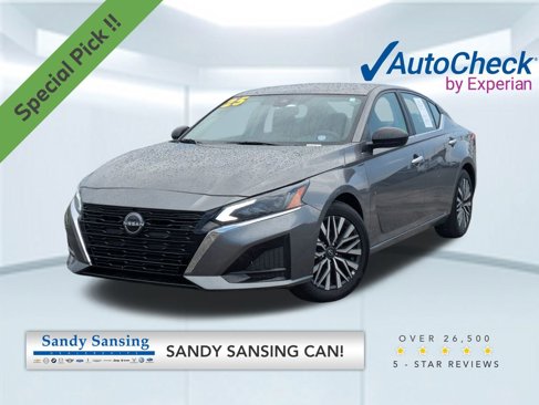 Used 2025 Nissan Altima 2.5 SV image 1