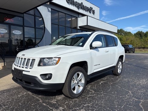 Used 2016 Jeep Compass Latitude image 2