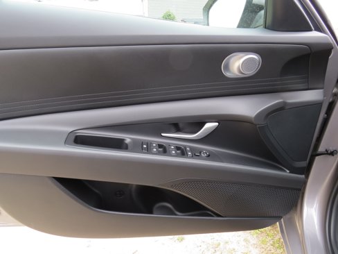 Used 2024 Hyundai Elantra SEL image 13