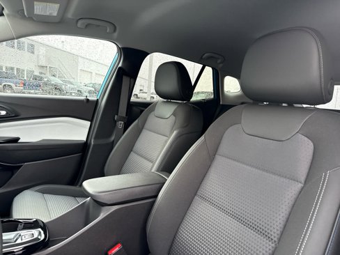 New 2025 Chevrolet Trax LT w/ Driver Confidence Package image 14